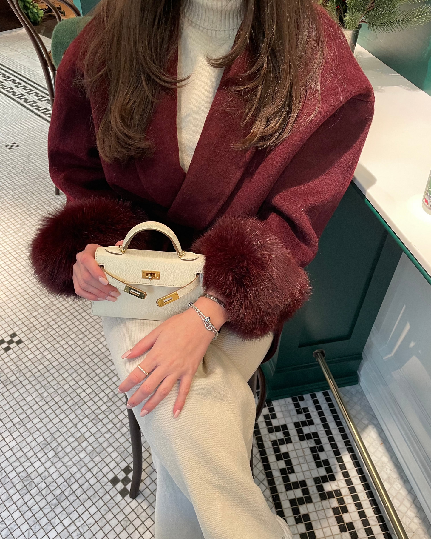 AVA Fox Coat Bordeaux